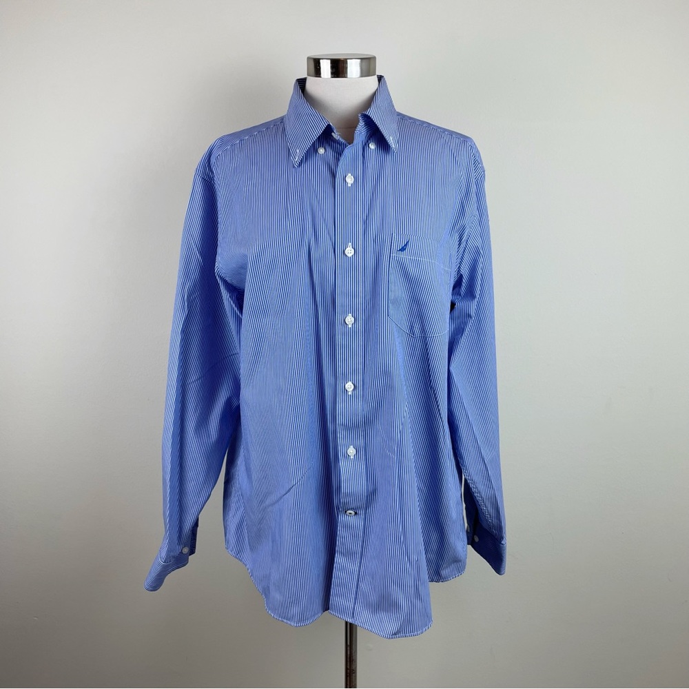 Nautica Wrinkle Resistant Blue White Stripe Long Sleeve Button Down Shirt Men